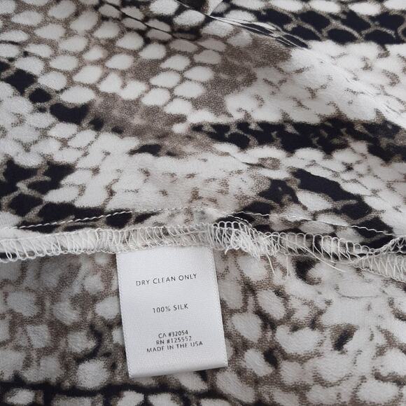 Laila & Savannah Womens Silk Blouse Size XS Snakeprint Sleeveless Button Up - Picture 5 of 5